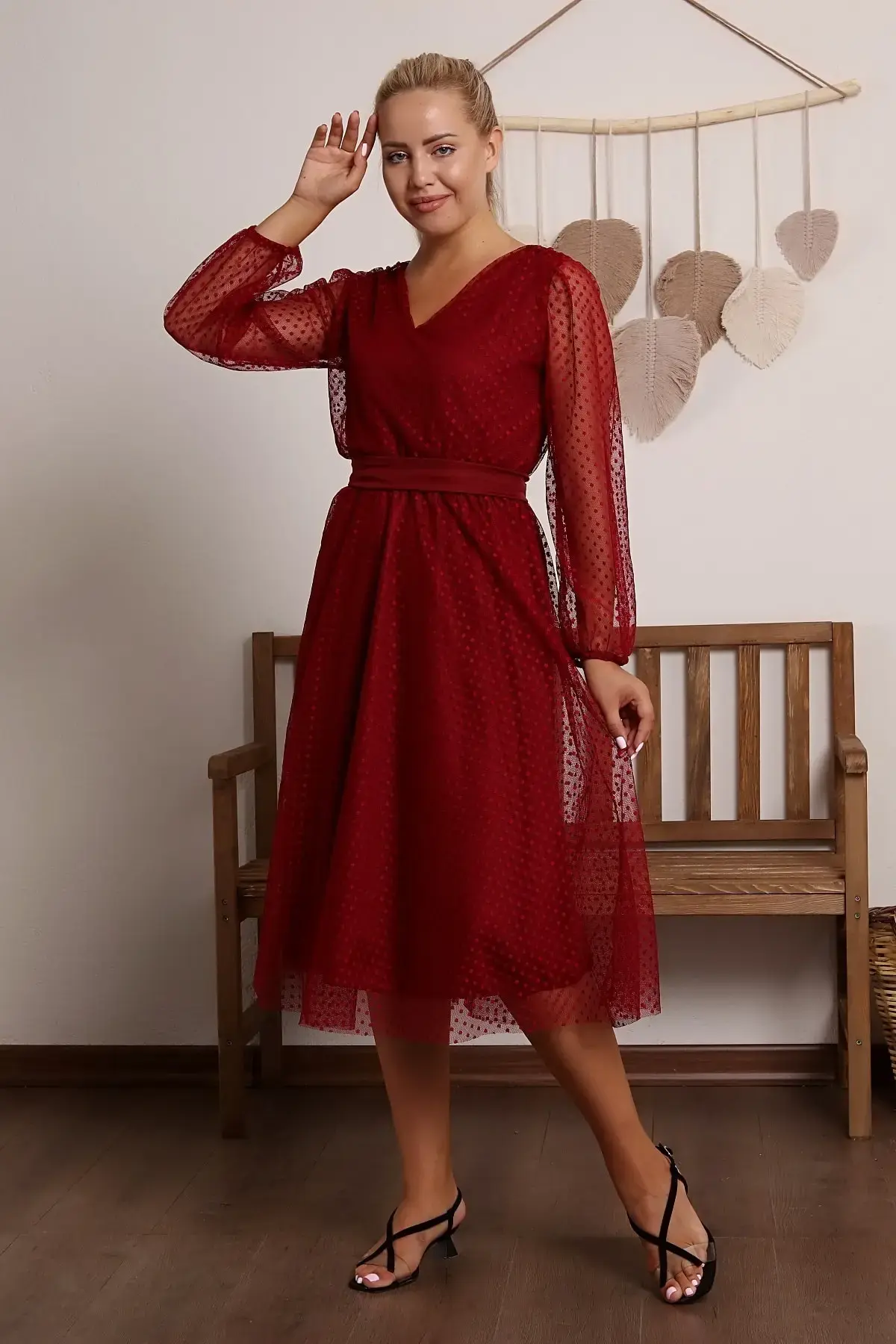 Фустан со тул, точки, V-врат и ремен 583308