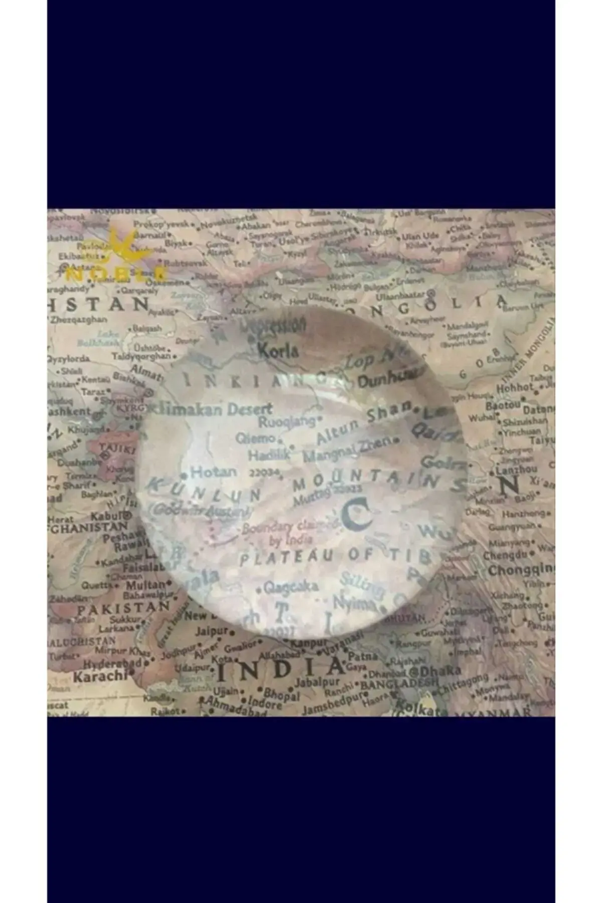 Стаклена тежина за хартија 8 cm