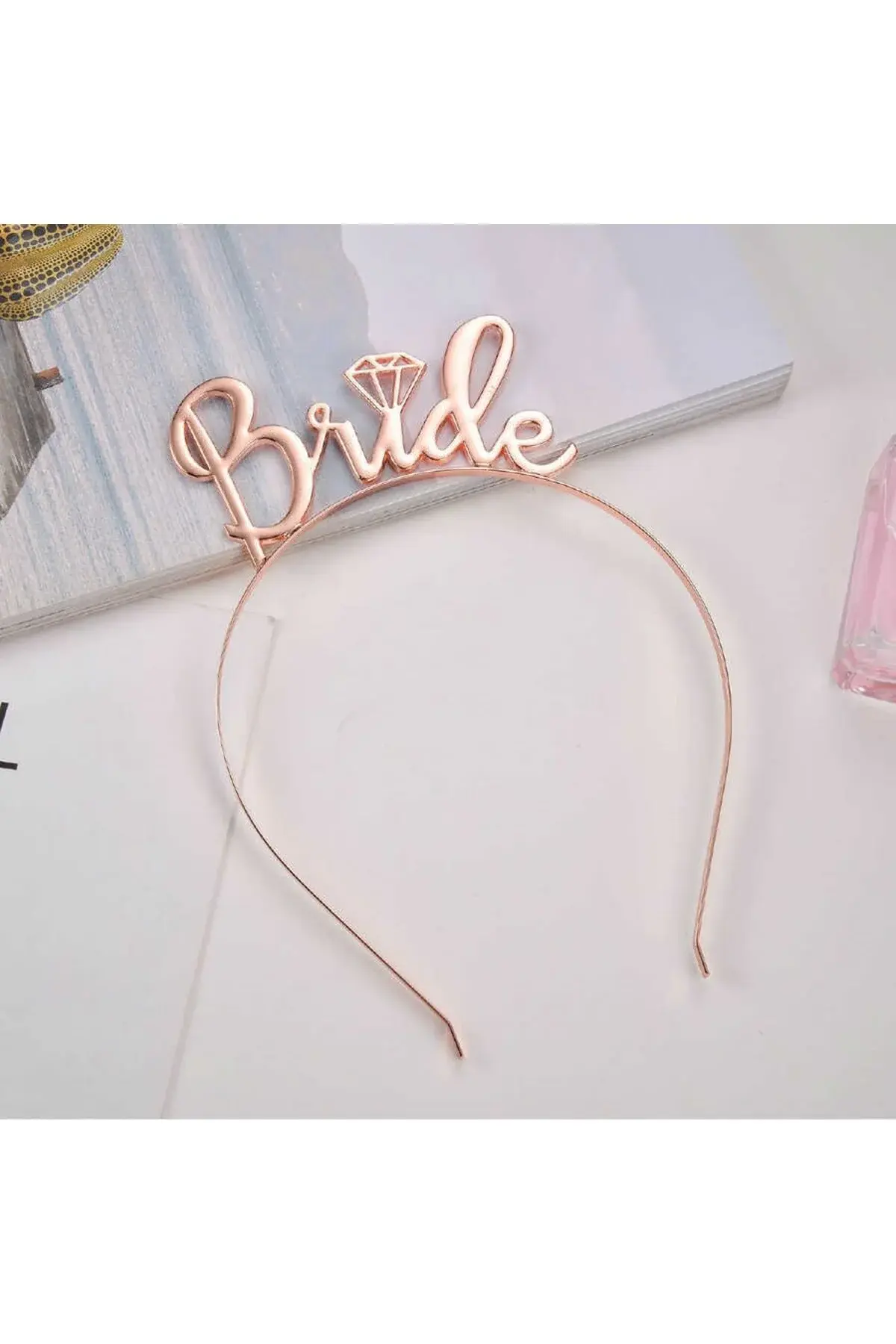 Метална Круна со Натпис Bride во Боја на Розово Злато и Бакар, Квалитетна Круна за Концепт за Моминска Вечер