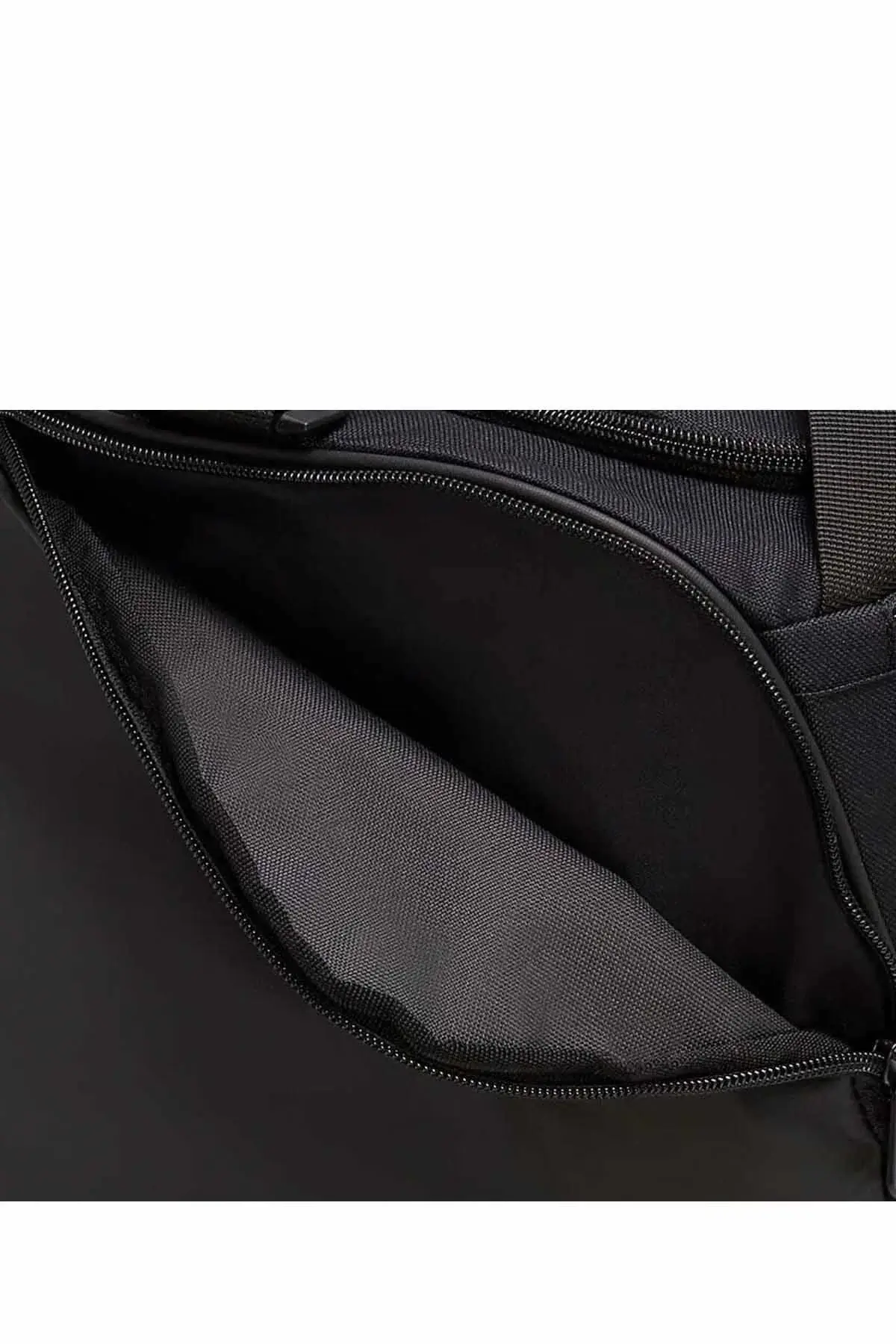 Спортска торба ( M ) 60 Lt 64 cm (д) x 30 cm (ш) x 31 cm (в) Унисекс спортска и патна торба Nk