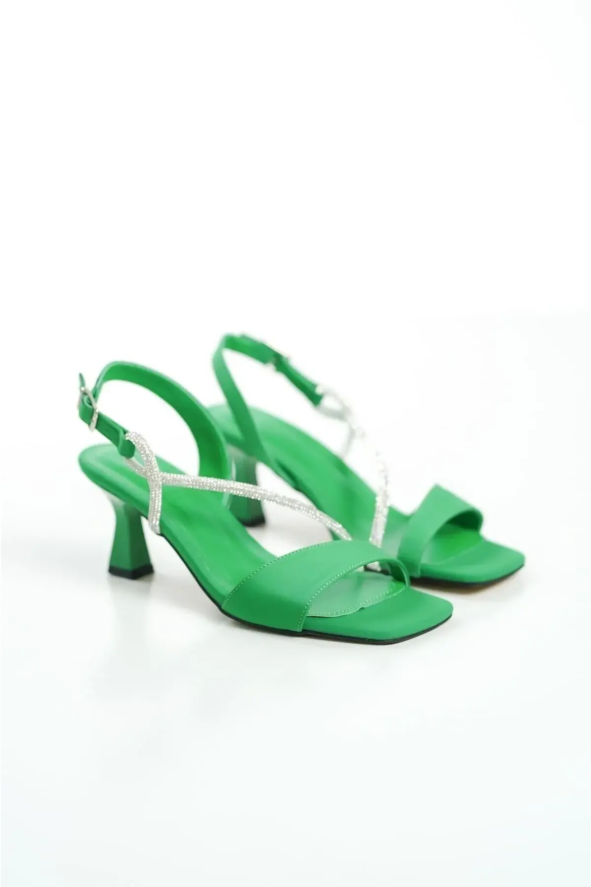 Shoes Briell сатенски вечерни сандали со камења, женски чевли на потпетица