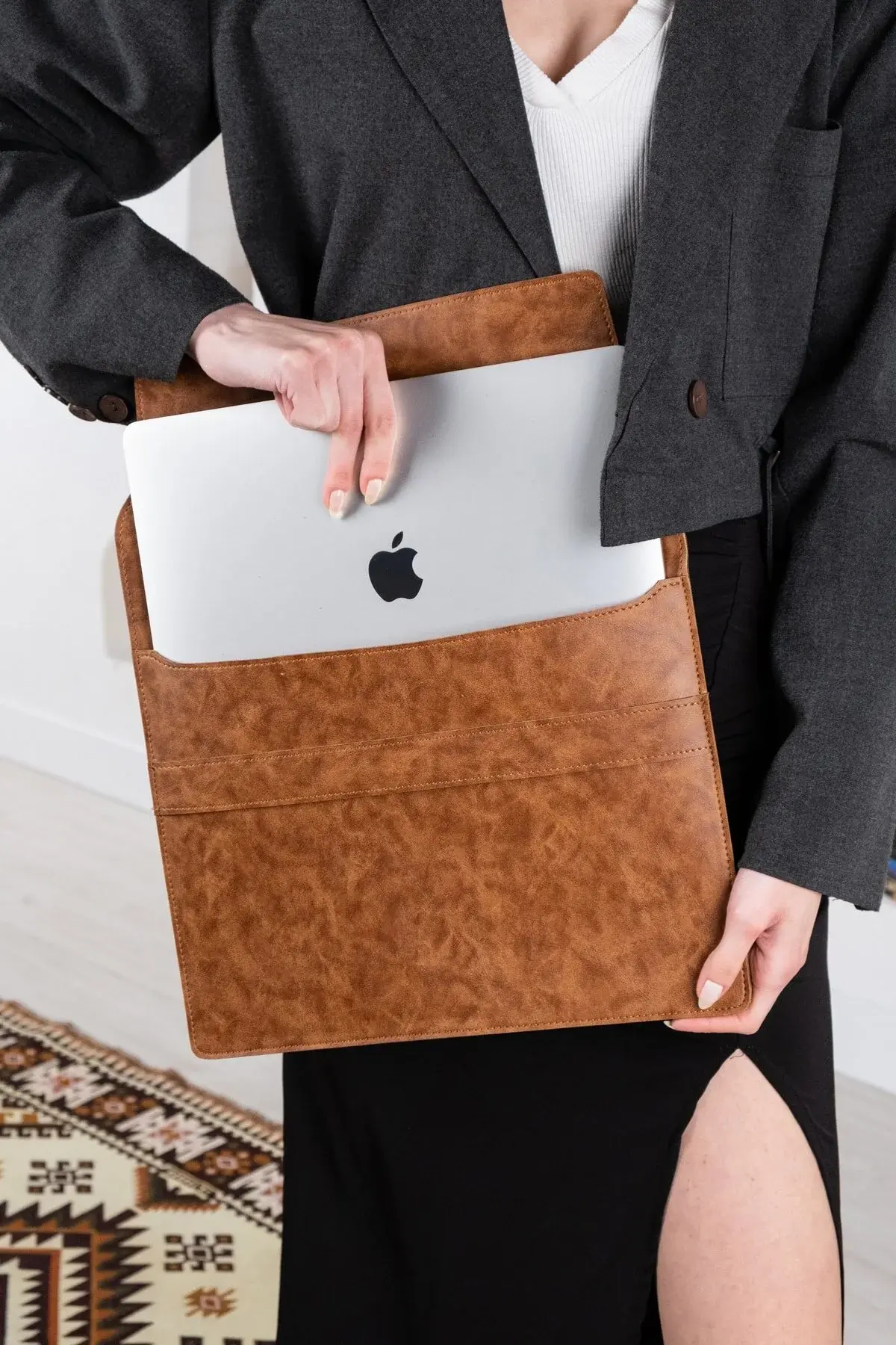 Тан футрола од вештачка кожа за лаптоп од 13 13.3 13.6 инчи, компатибилна со Macbook Air M1 M2