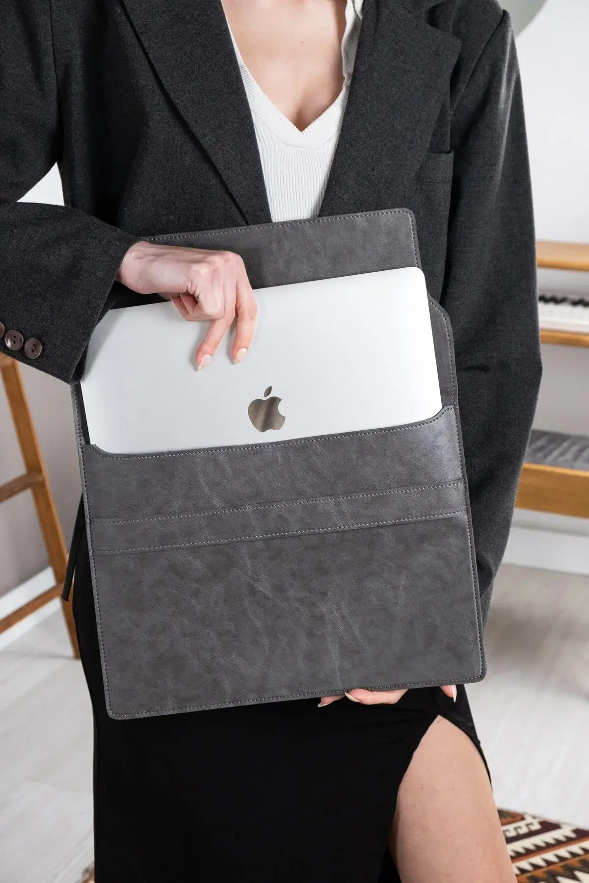 Сива футрола од PU кожа за лаптоп 13 13.3 13.6'' компатибилна со Macbook Air Pro M1 M2 M3 торба за документи