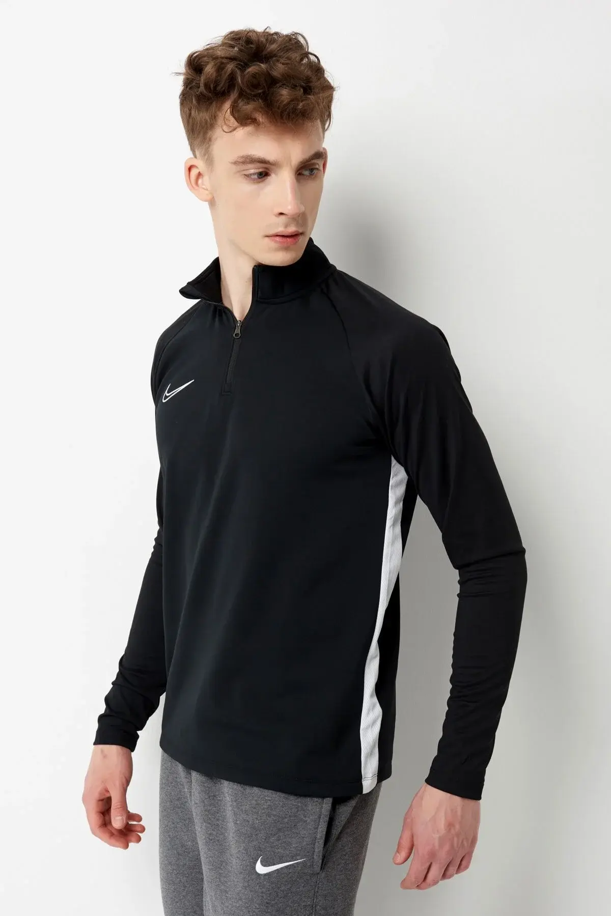 AJ9708-010 Dri-FIT Academy фудбалски дрес