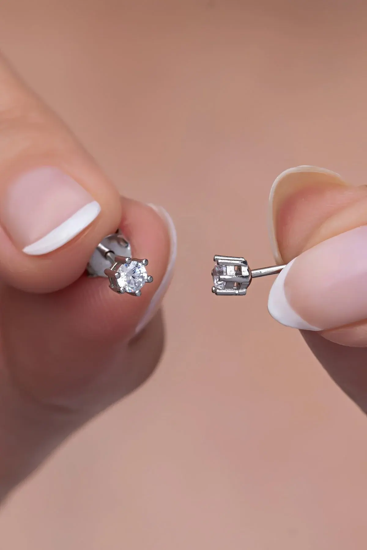 Обетки со еден камен 3 mm, 6 краци, сребро 925